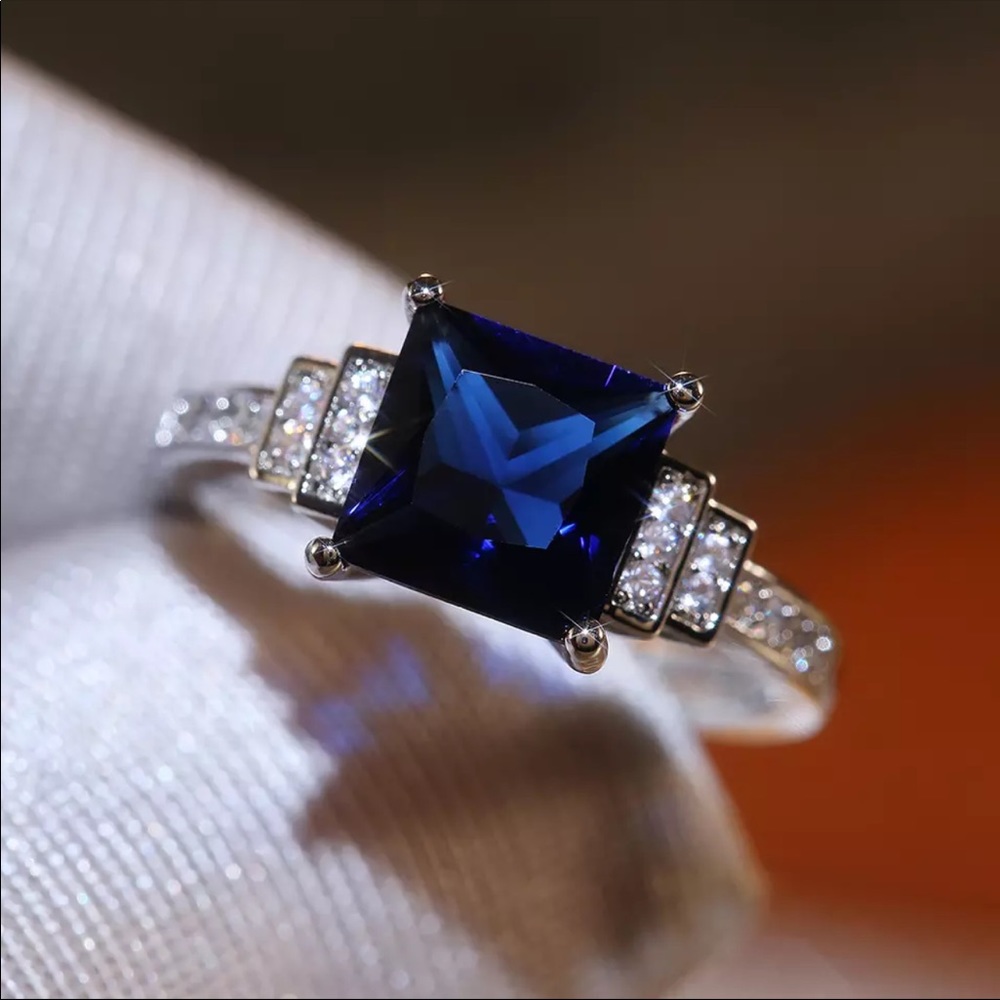 New Blue Princess Cut Sapphire 925 Silver Ring - Picture 2 of 6
